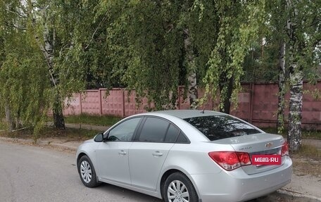 Chevrolet Cruze II, 2011 год, 750 000 рублей, 3 фотография