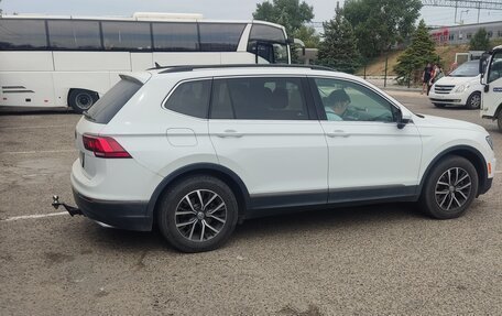 Volkswagen Tiguan II, 2019 год, 3 200 000 рублей, 3 фотография