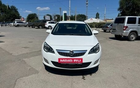 Opel Astra J, 2012 год, 769 900 рублей, 2 фотография