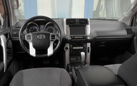 Toyota Land Cruiser Prado 150 рестайлинг 2, 2011 год, 3 129 000 рублей, 6 фотография