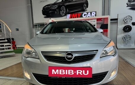 Opel Astra J, 2010 год, 739 000 рублей, 3 фотография