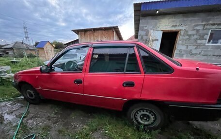 Daewoo Nexia I рестайлинг, 2001 год, 200 000 рублей, 3 фотография