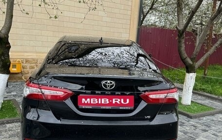 Toyota Camry, 2018 год, 2 900 000 рублей, 2 фотография