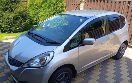 Honda Fit III, 2011 год, 875 000 рублей, 2 фотография