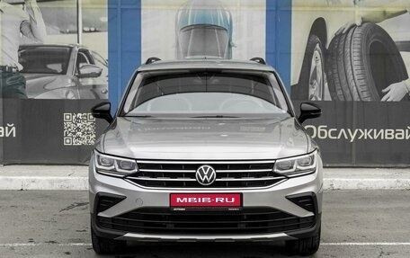 Volkswagen Tiguan II, 2021 год, 3 279 000 рублей, 3 фотография