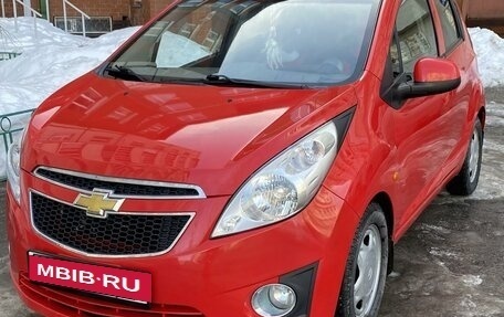 Chevrolet Spark III, 2011 год, 730 000 рублей, 2 фотография