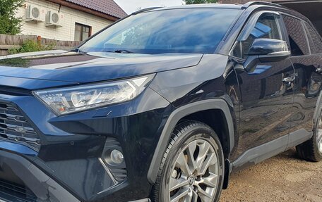 Toyota RAV4, 2019 год, 3 250 000 рублей, 2 фотография