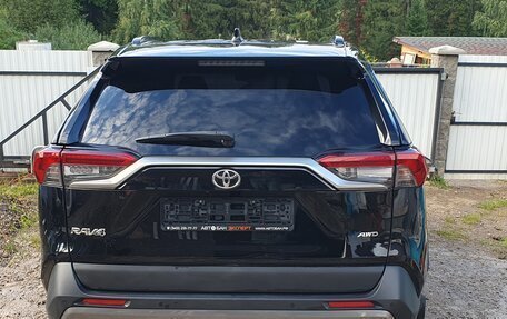 Toyota RAV4, 2019 год, 3 250 000 рублей, 4 фотография