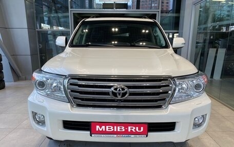 Toyota Land Cruiser 200, 2015 год, 4 549 000 рублей, 2 фотография