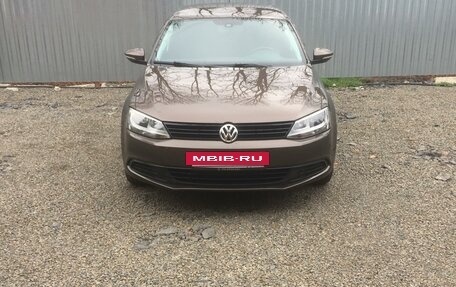 Volkswagen Jetta VI, 2013 год, 1 330 000 рублей, 3 фотография