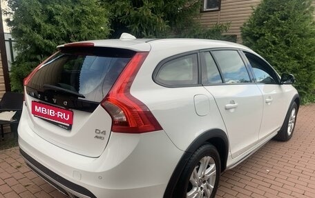 Volvo V60 Cross Country II, 2015 год, 2 690 000 рублей, 3 фотография