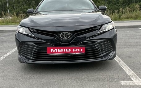 Toyota Camry, 2018 год, 2 650 000 рублей, 2 фотография