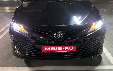 Toyota Camry, 2018 год, 2 650 000 рублей, 3 фотография