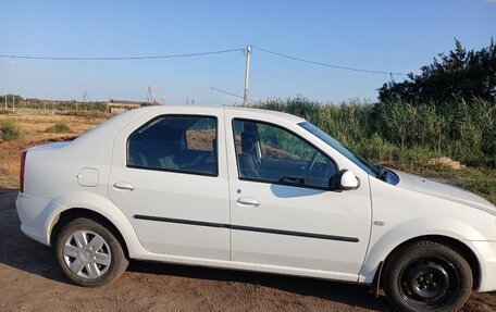 Renault Logan I, 2013 год, 750 000 рублей, 2 фотография