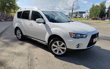 Mitsubishi Outlander III рестайлинг 3, 2010 год, 980 000 рублей, 4 фотография