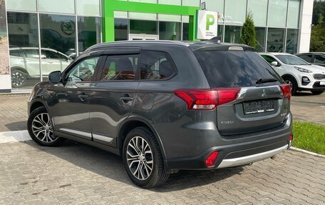 Mitsubishi Outlander III рестайлинг 3, 2017 год, 2 050 000 рублей, 2 фотография