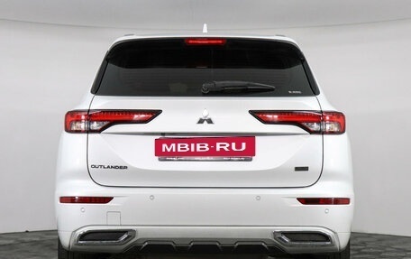 Mitsubishi Outlander, 2023 год, 4 519 000 рублей, 6 фотография