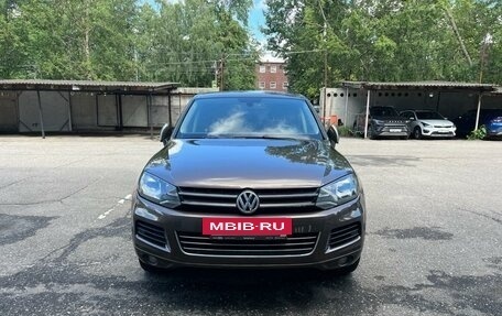 Volkswagen Touareg III, 2010 год, 1 540 000 рублей, 2 фотография