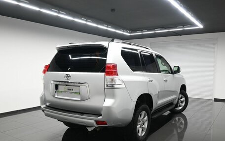 Toyota Land Cruiser Prado 150 рестайлинг 2, 2011 год, 2 745 000 рублей, 2 фотография