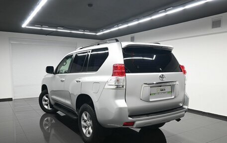 Toyota Land Cruiser Prado 150 рестайлинг 2, 2011 год, 2 745 000 рублей, 6 фотография