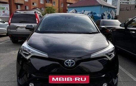 Toyota C-HR I рестайлинг, 2017 год, 2 350 000 рублей, 3 фотография