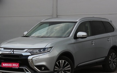 Mitsubishi Outlander III рестайлинг 3, 2019 год, 2 975 000 рублей, 1 фотография