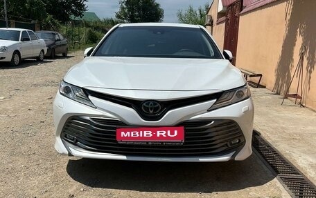 Toyota Camry, 2019 год, 2 900 000 рублей, 2 фотография