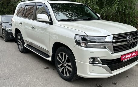 Toyota Land Cruiser 200, 2015 год, 6 800 000 рублей, 3 фотография