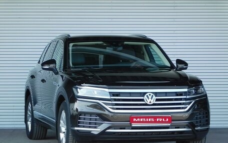 Volkswagen Touareg III, 2019 год, 4 850 000 рублей, 3 фотография