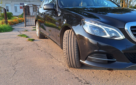 Mercedes-Benz E-Класс, 2013 год, 2 900 000 рублей, 3 фотография