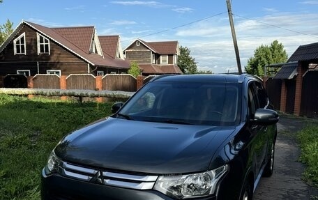 Mitsubishi Outlander III рестайлинг 3, 2014 год, 1 790 000 рублей, 8 фотография