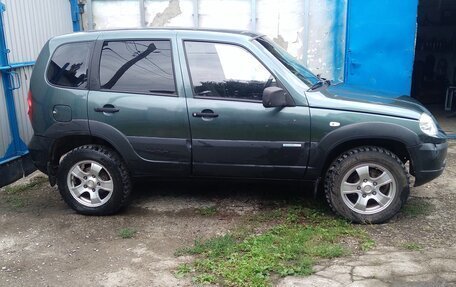 Chevrolet Niva I рестайлинг, 2011 год, 545 000 рублей, 2 фотография