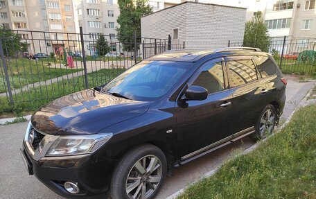 Nissan Pathfinder, 2014 год, 2 150 000 рублей, 2 фотография