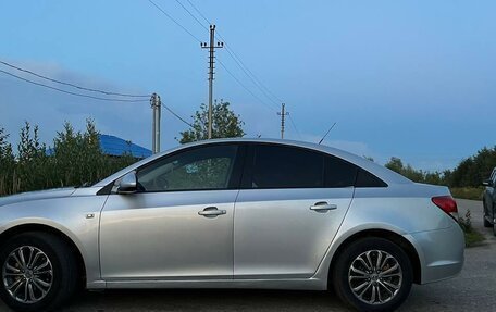 Chevrolet Cruze II, 2011 год, 740 000 рублей, 4 фотография