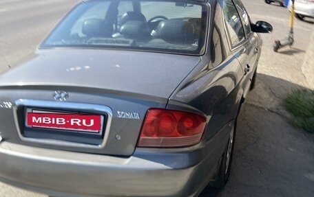 Hyundai Sonata IV рестайлинг, 2005 год, 410 000 рублей, 3 фотография