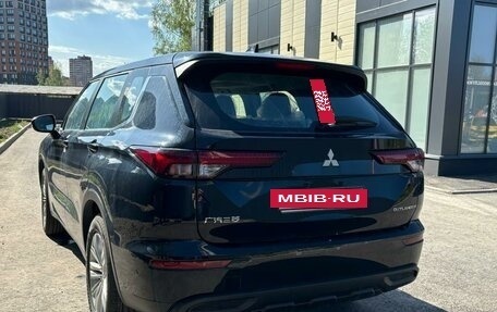 Mitsubishi Outlander, 2023 год, 3 530 000 рублей, 2 фотография