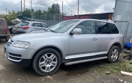 Volkswagen Touareg III, 2003 год, 680 000 рублей, 2 фотография