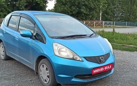 Honda Fit III, 2010 год, 880 000 рублей, 2 фотография