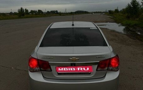 Chevrolet Cruze II, 2011 год, 670 000 рублей, 4 фотография