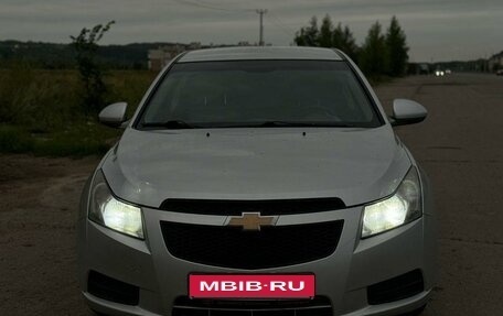 Chevrolet Cruze II, 2011 год, 670 000 рублей, 2 фотография