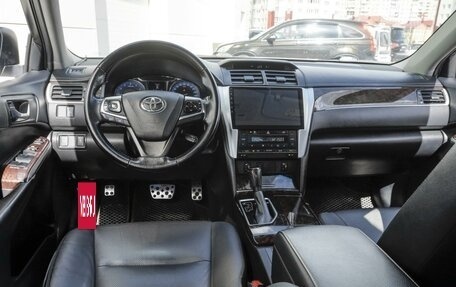 Toyota Camry, 2017 год, 2 599 000 рублей, 6 фотография