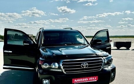 Toyota Land Cruiser 200, 2014 год, 4 600 000 рублей, 3 фотография