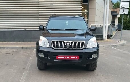 Toyota Land Cruiser Prado 120 рестайлинг, 2005 год, 2 090 000 рублей, 2 фотография