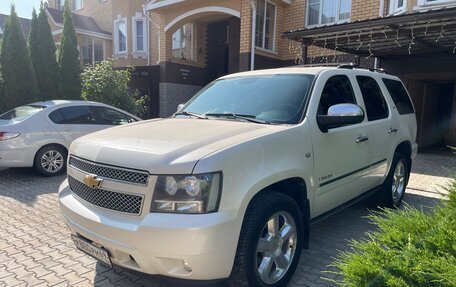 Chevrolet Tahoe III, 2013 год, 2 600 000 рублей, 2 фотография