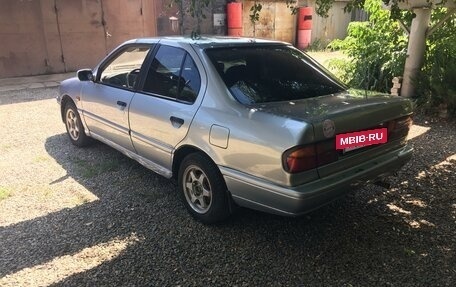 Nissan Primera II рестайлинг, 1991 год, 135 000 рублей, 5 фотография