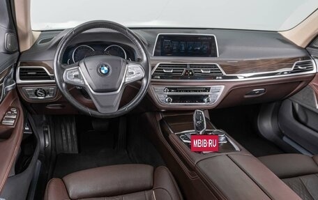 BMW 7 серия, 2016 год, 3 780 000 рублей, 6 фотография