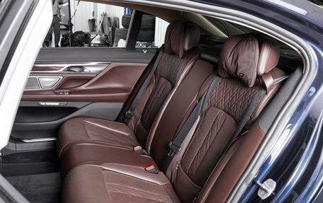 BMW 7 серия, 2016 год, 3 780 000 рублей, 9 фотография