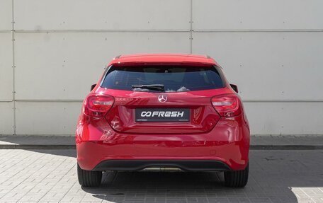 Mercedes-Benz A-Класс, 2015 год, 1 740 000 рублей, 4 фотография