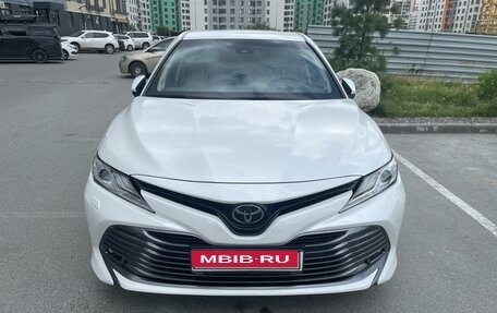 Toyota Camry, 2019 год, 3 450 000 рублей, 3 фотография