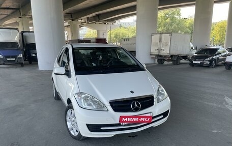 Mercedes-Benz A-Класс, 2011 год, 750 000 рублей, 3 фотография